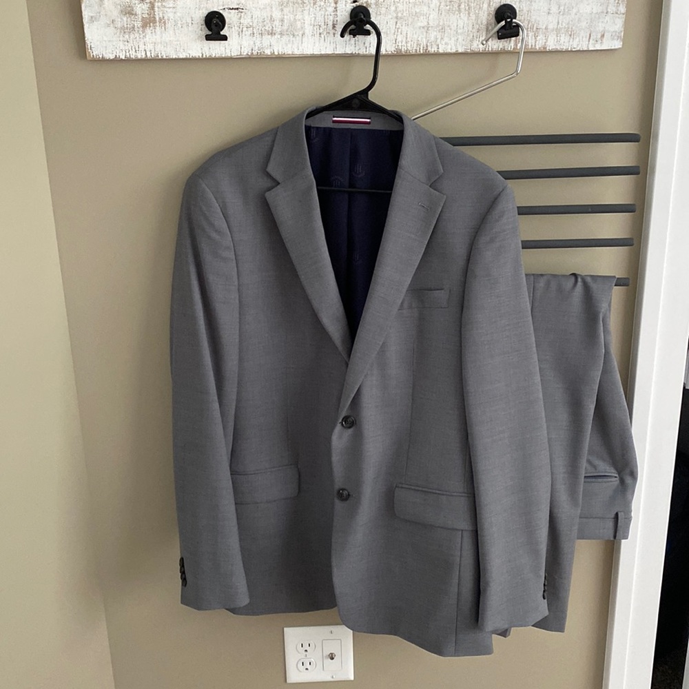 Tommy Hilfiger Gray suit /matching pant